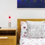 Three Bedroom 3 Bathroom Apartment In Kensington