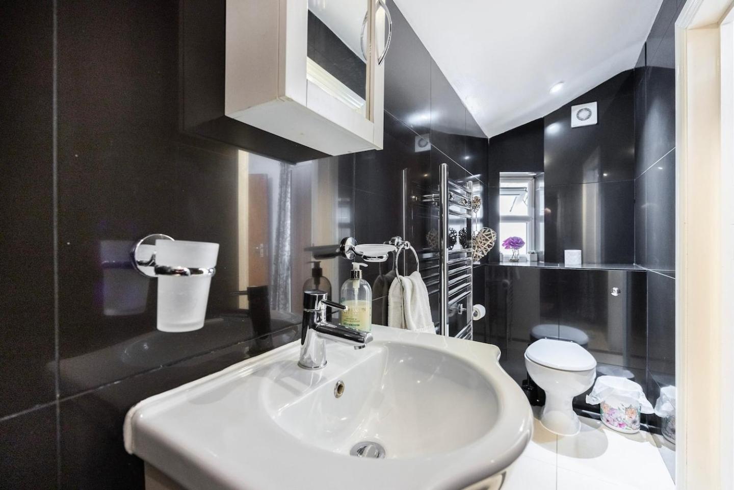 Three Bedroom 3 Bathroom In Kensington