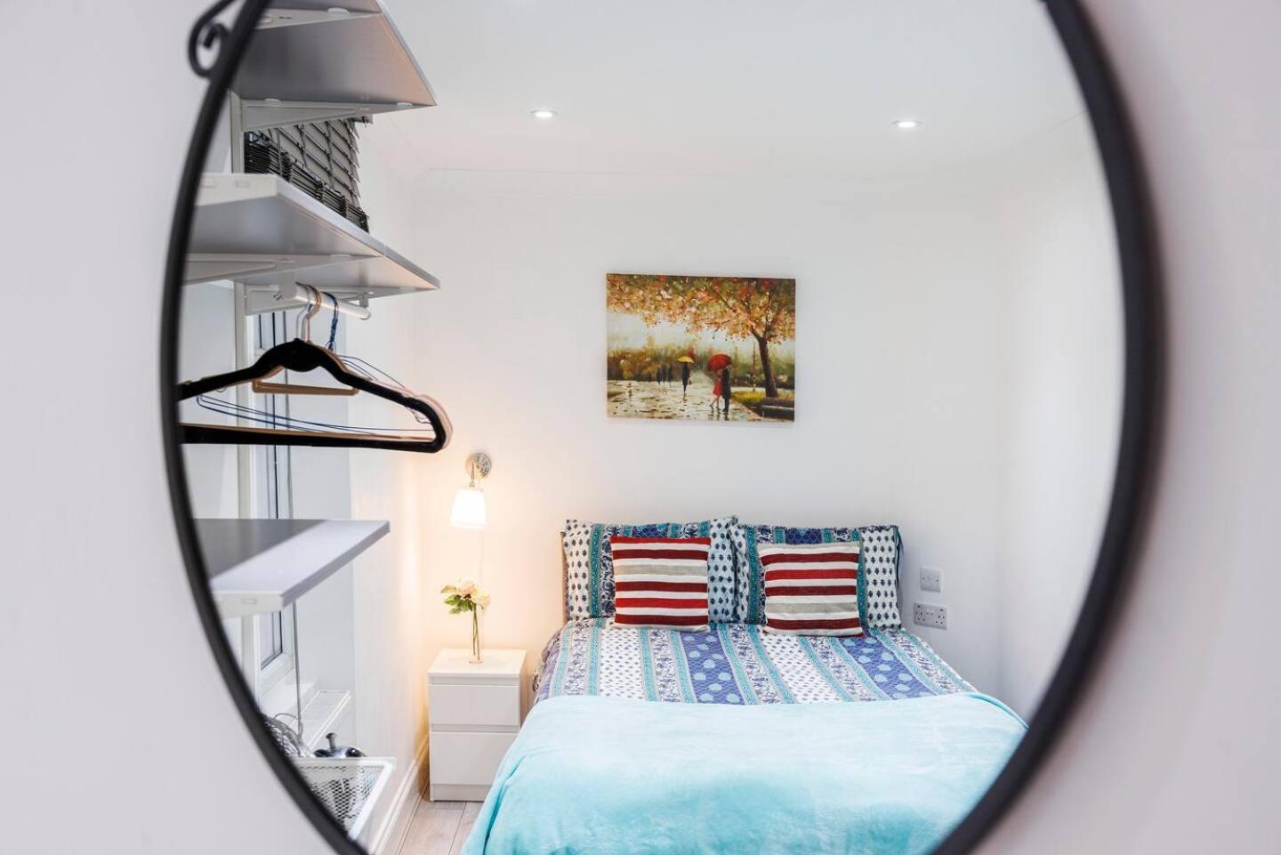 Apartment Three Bedroom 3 Bathroom In Kensington *