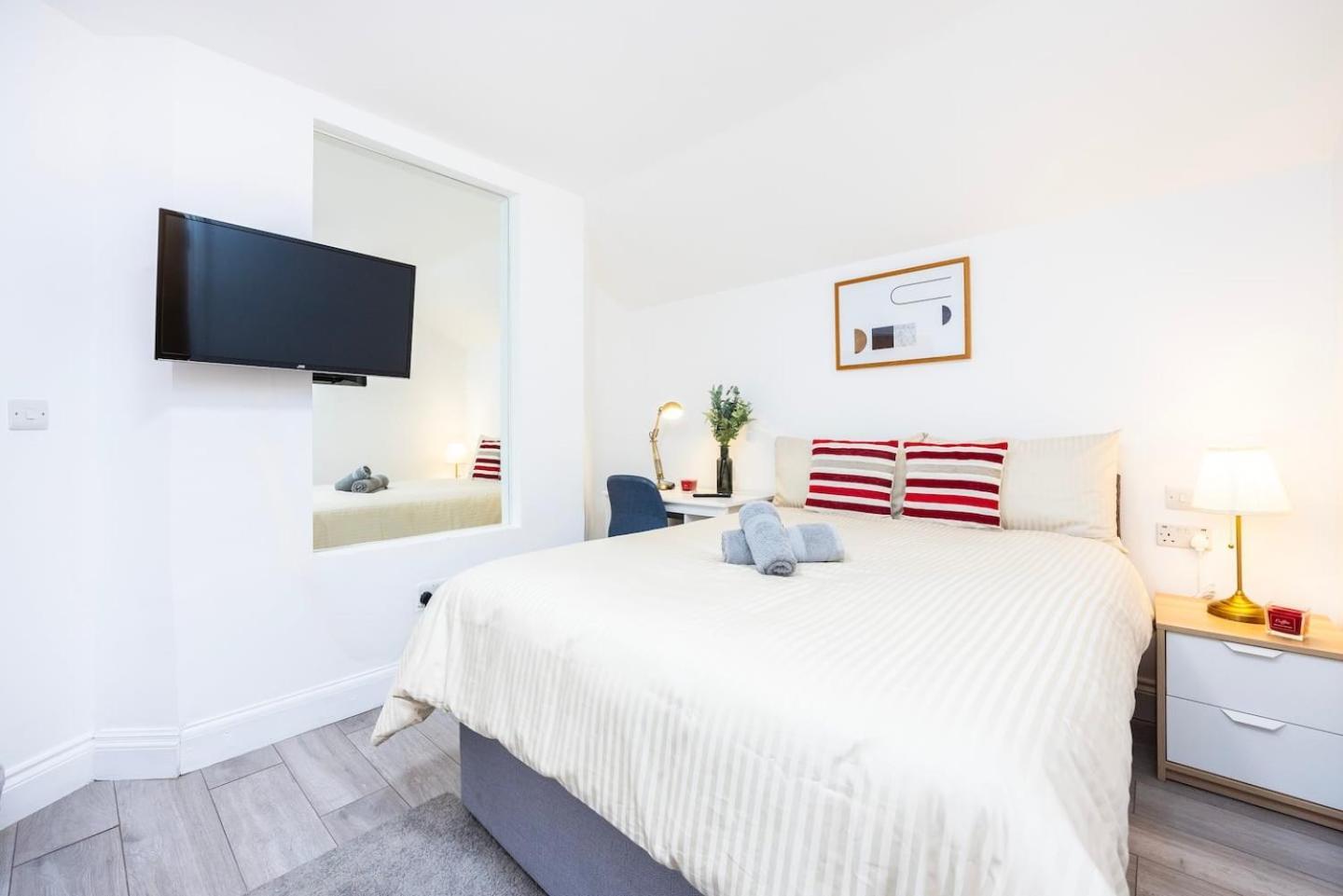 Three Bedroom 3 Bathroom In Kensington *