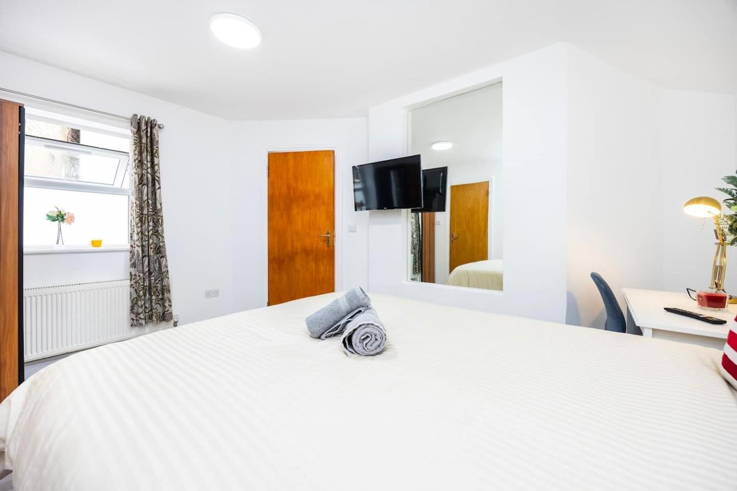 Apartment Three Bedroom 3 Bathroom In Kensington