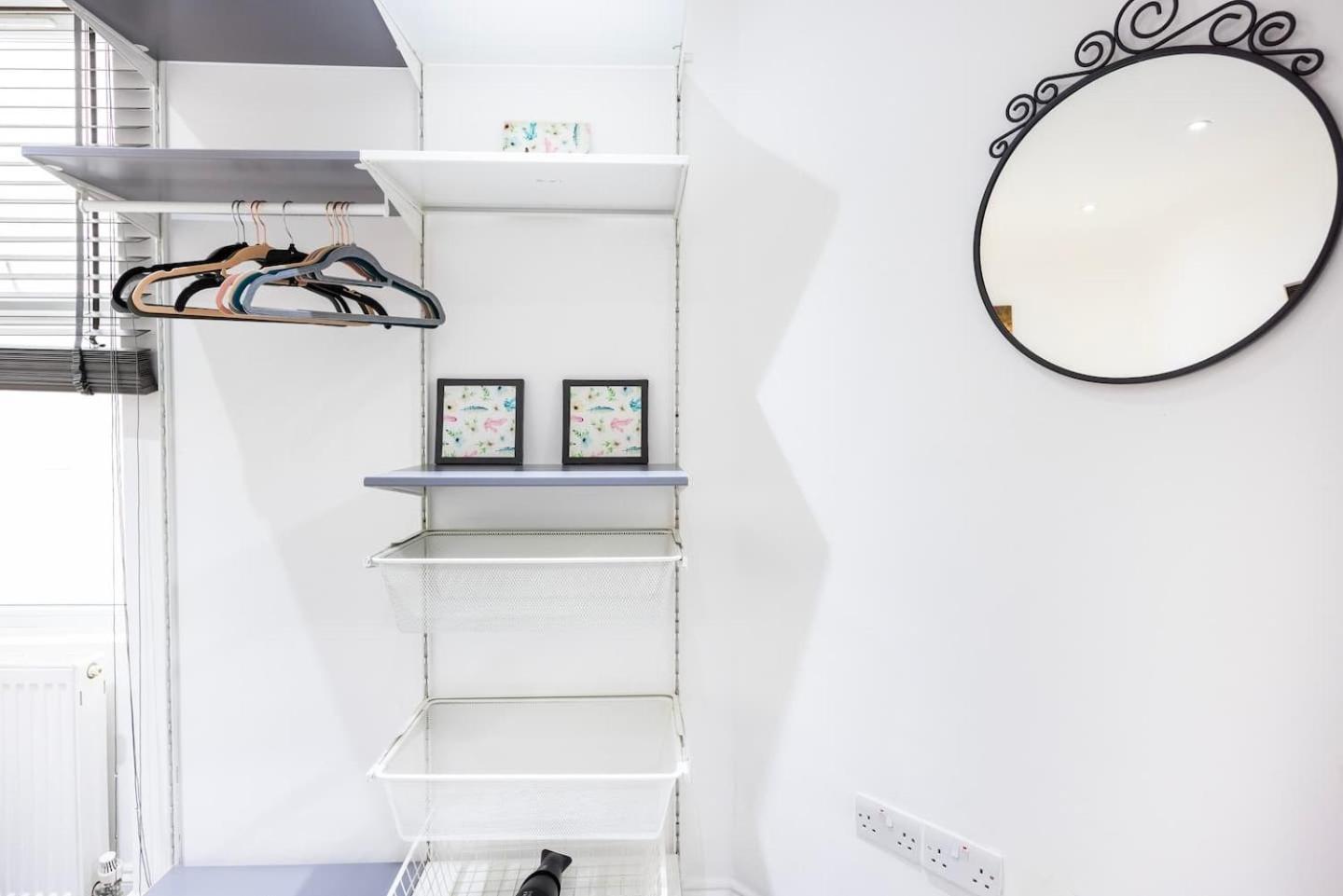 Three Bedroom 3 Bathroom In Kensington Apartment London