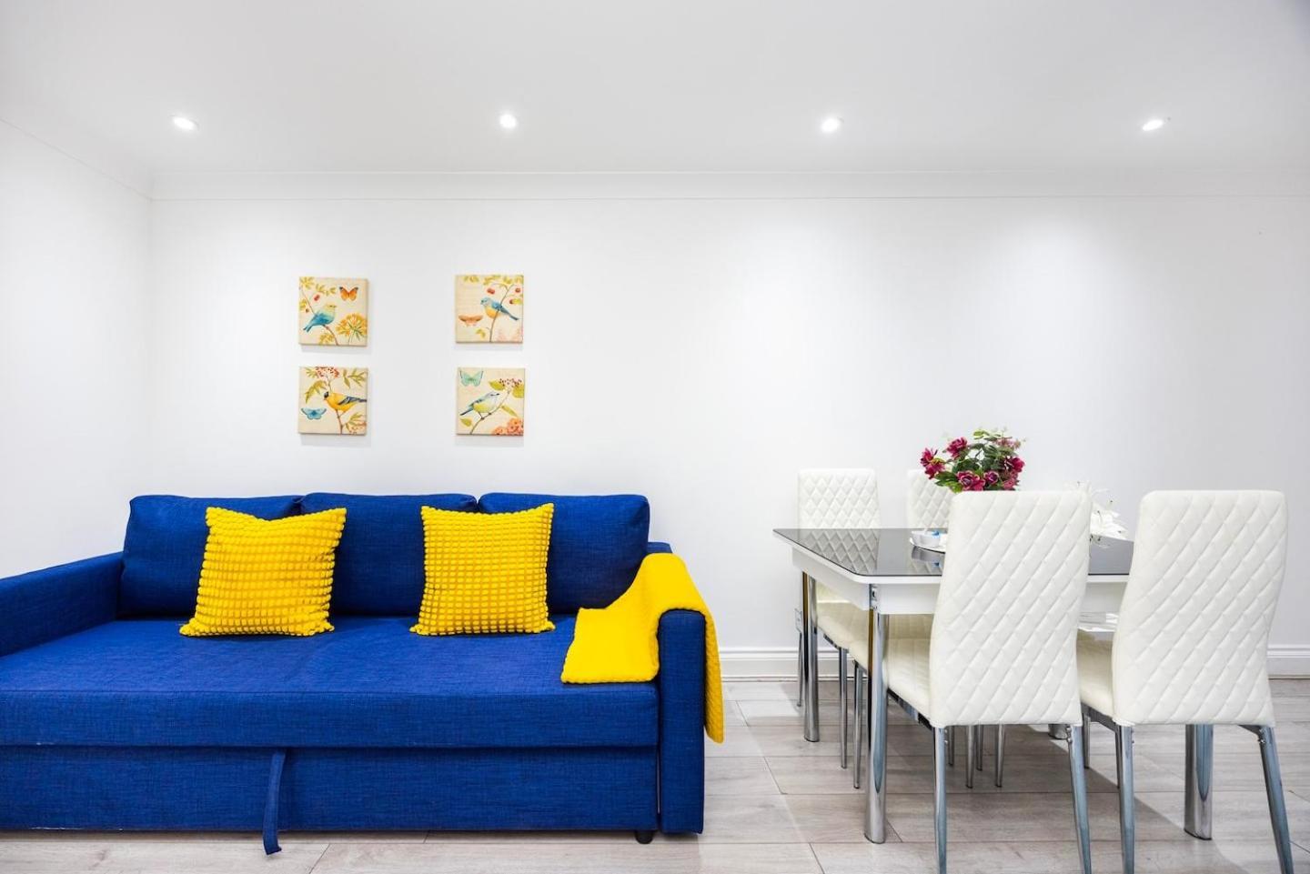 Three Bedroom 3 Bathroom In Kensington Apartment