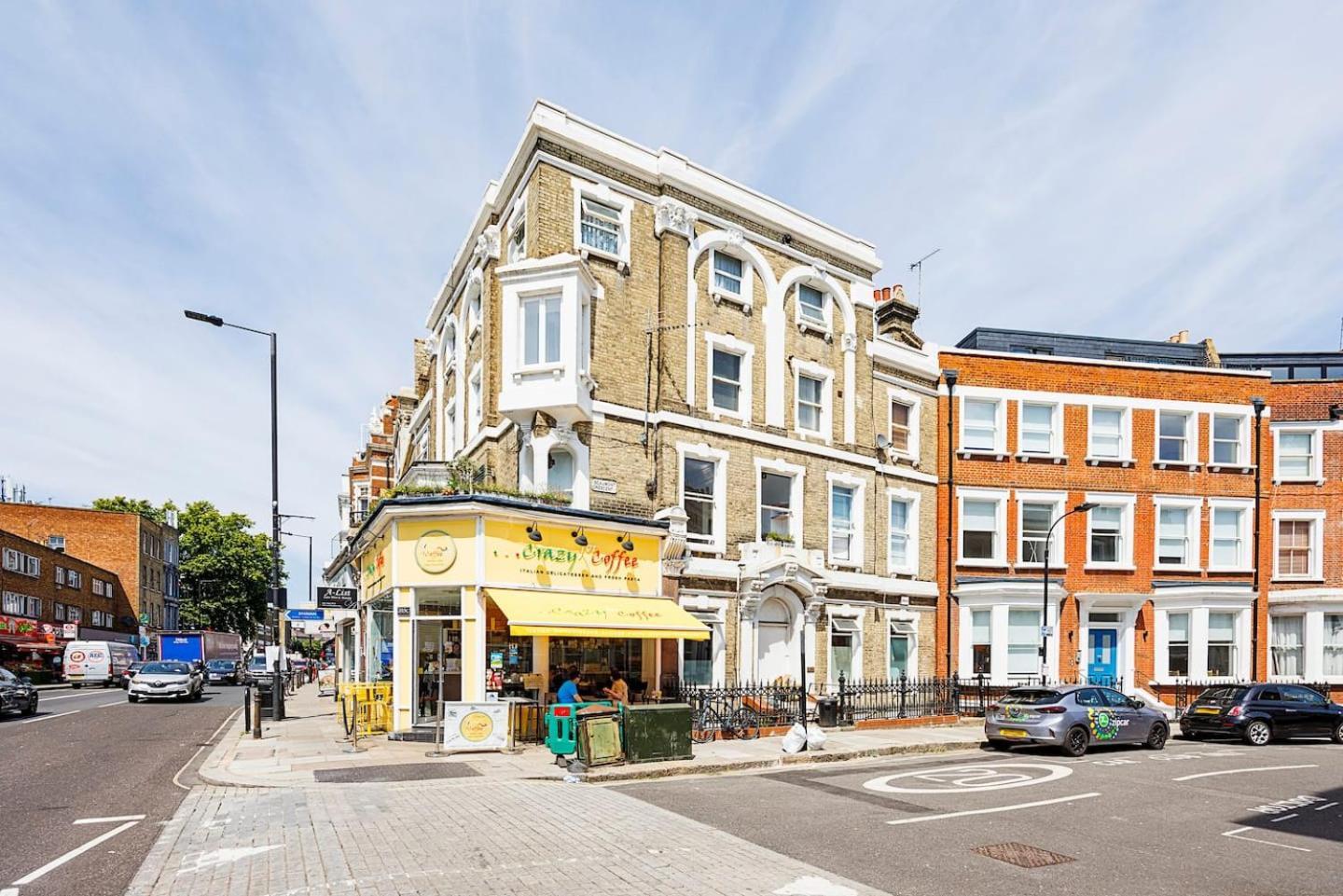 Three Bedroom 3 Bathroom In Kensington London